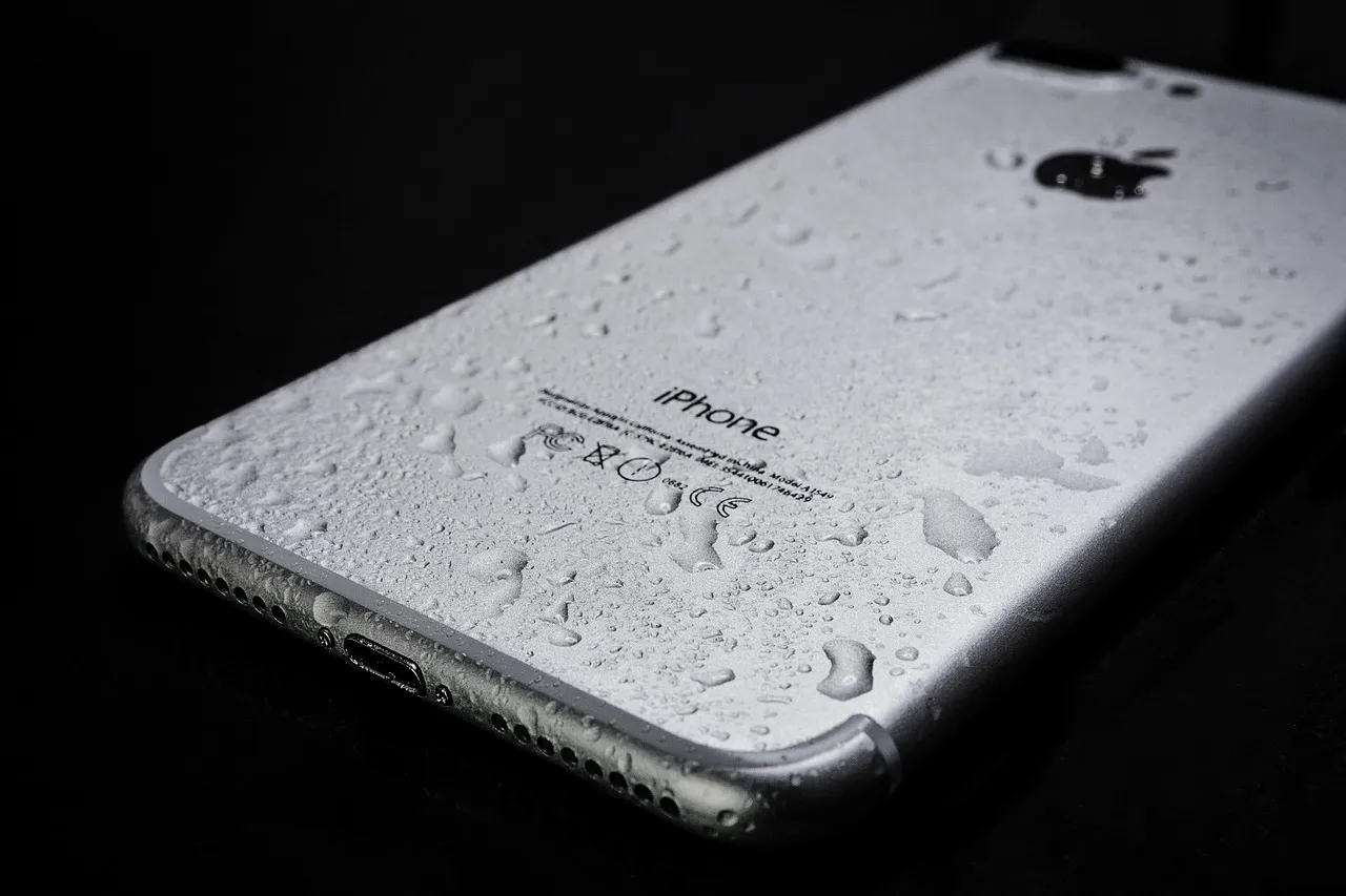 Phone repair and tech accessories in Hamilton